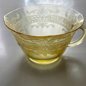VTG 4-Stippled Rose Band Cups